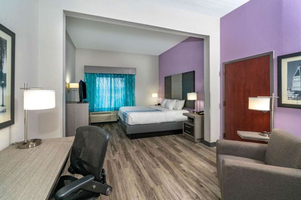 La Quinta Inns and Suites Clarksville